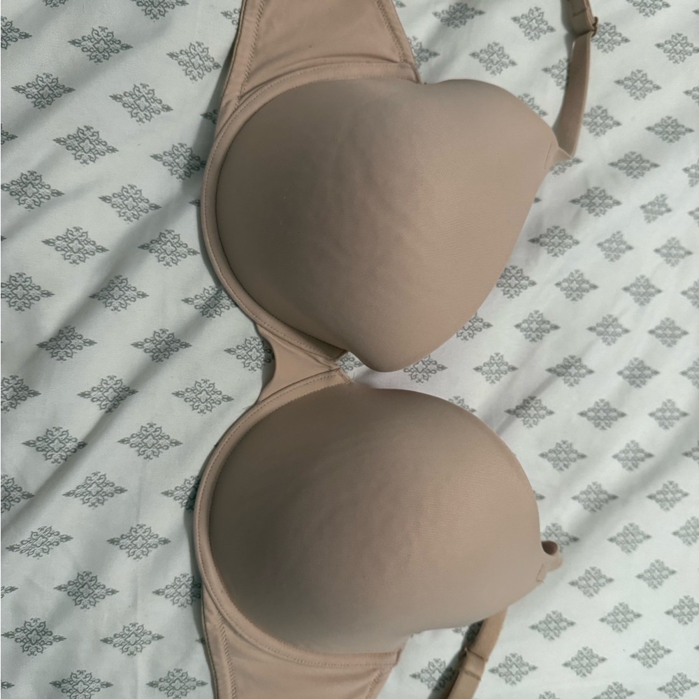 Pink VS Tshirst Tan Bra 32DDD